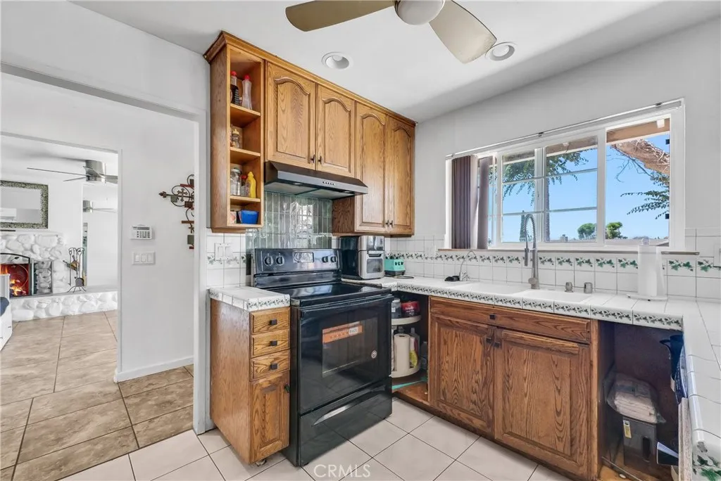 5622 Sharon Way, Jurupa Valley, California 92509 home-pic-10